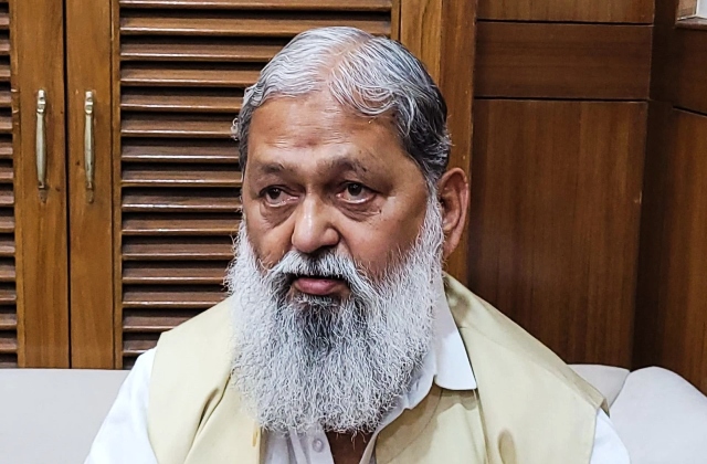 Officials working with full force for water drainage, water should go directly into drains and not into any colony - Energy Minister Anil Vij.